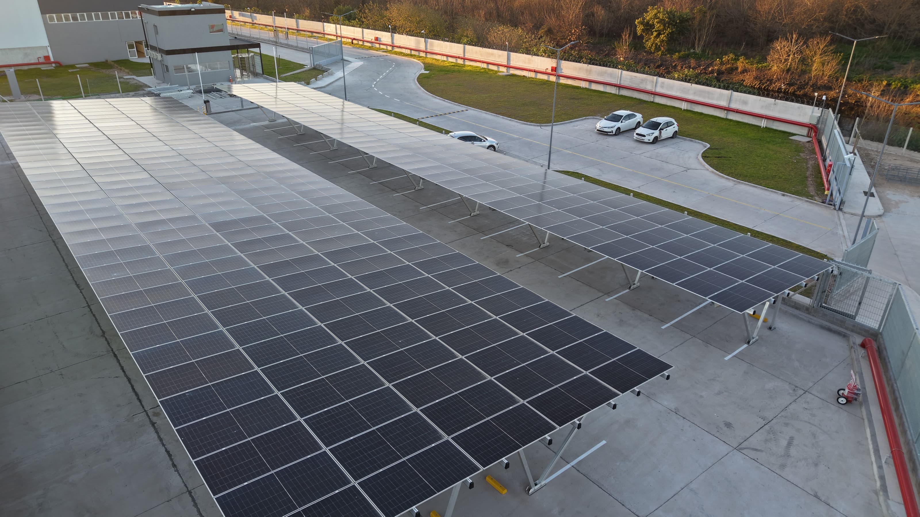 Carport solar de Coca-Cola FEMSA instalado por Sustentator